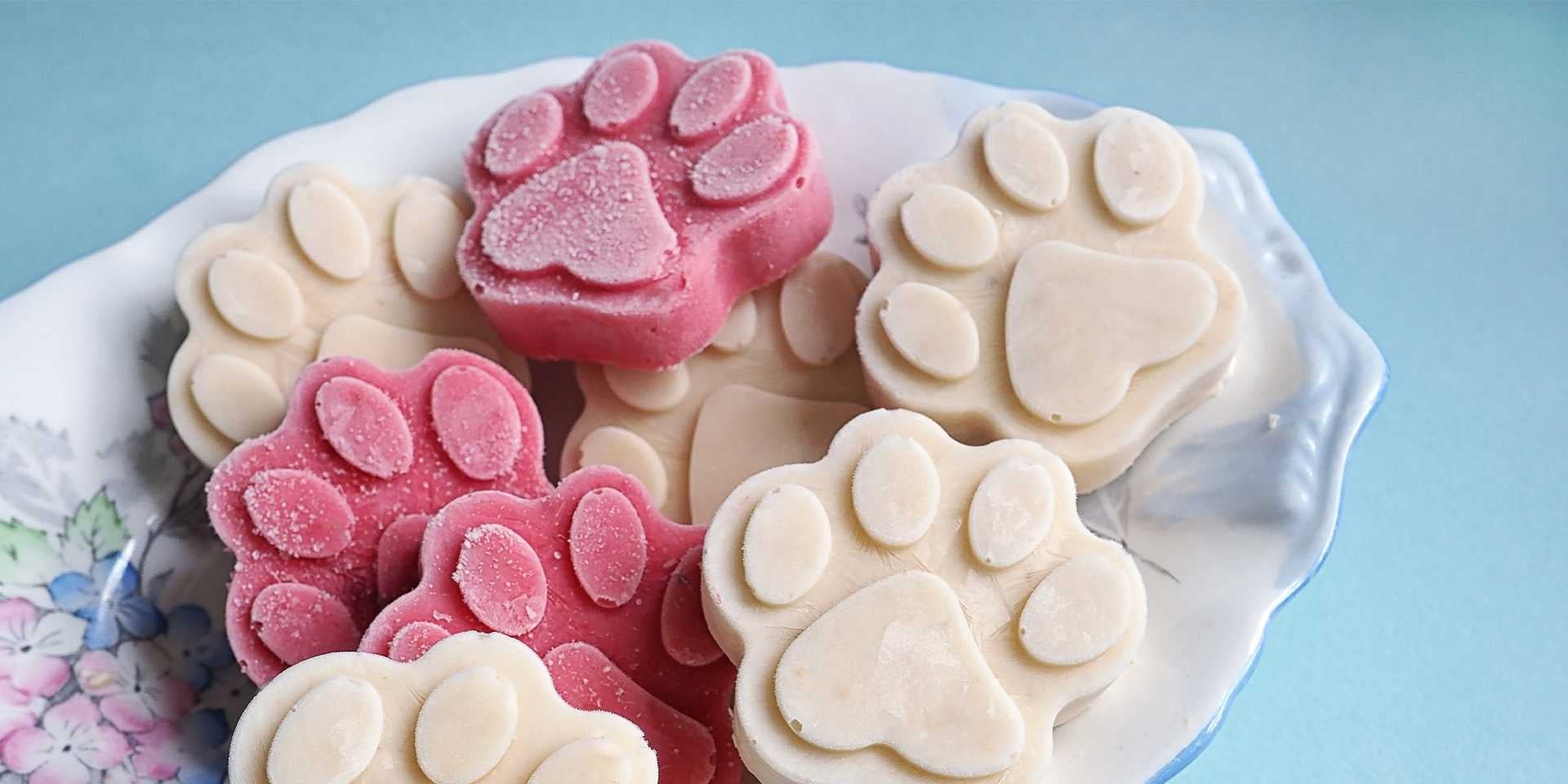 Los perros pueden comer helado - Huellitas Los perros pueden comer helado, como este en forma de huellitas